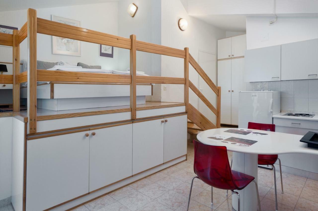 Apartments Rafaj Pula Bagian luar foto